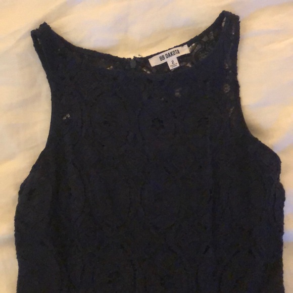 Blue lace float sleeve-less dress - Picture 3 of 5